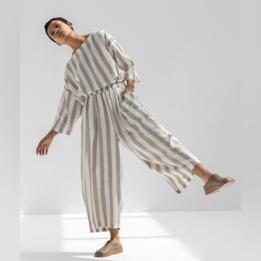 Black Crane wide stripe set, size Small